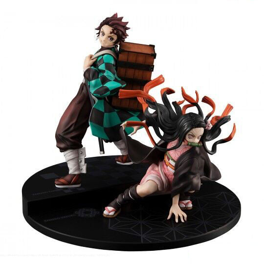 Figurine Kamado Tanjiro de 17 cm en pose dynamique avec son épée, série G.E.M. Demon Slayer MEGAHOUSE