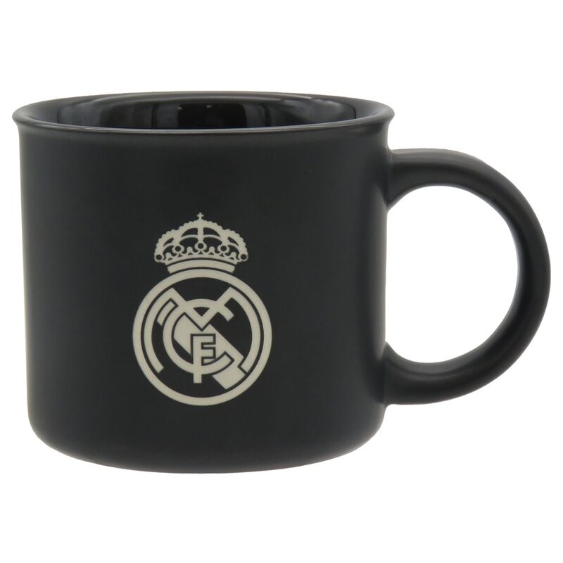 Mug Real Madrid 430ml de couleur blanche avec logo officiel, prêt à l'emploi sur fond neutre.
