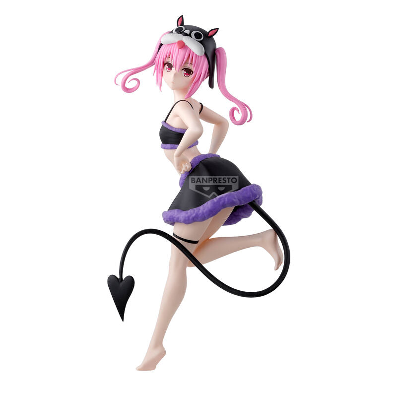 Figurine Nana Astar Deviluke 23cm vue de face avec détails glitter et couleurs vives