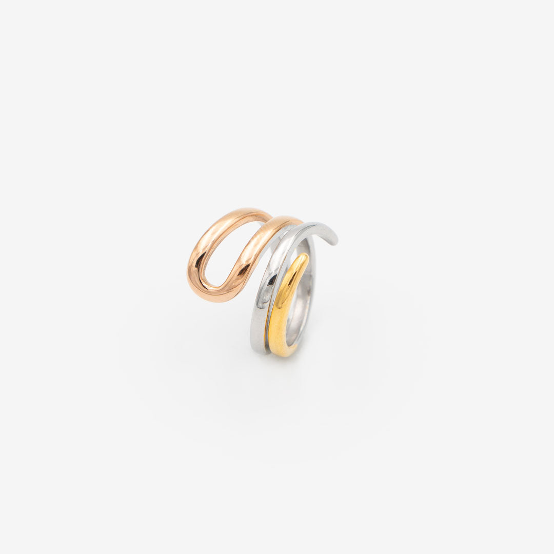 Bague Chogan pavé déco sur fond blanc