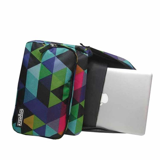 Intérieur du sac à dos Bagoose montrant les multiples poches de rangement pour ordinateur et accessoires