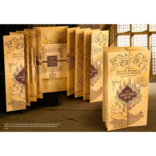 Réplique de la Carte du Maraudeur Harry Potter déployée montrant les détails et inscriptions magiques