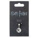 Charm Harry Potter Platform 9 3/4 en alliage de zinc présenté sur fond blanc, montrant les détails précis du design