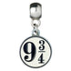Vue rapprochée du charm Harry Potter Platform 9 3/4 avec sa taille compacte de 11x6x1 cm, idéal pour bracelets et colliers