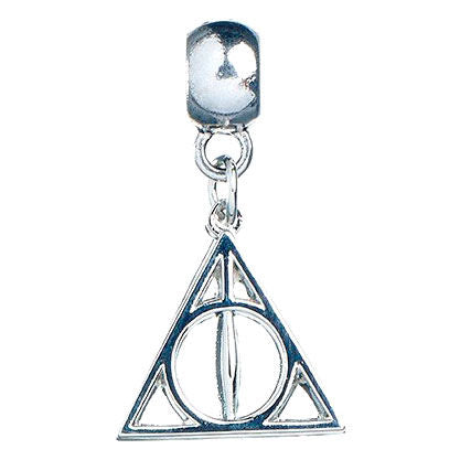 Charm Harry Potter Reliques de la Mort présenté sur un bracelet, montrant son intégration facile et son style unique, un ajout magique à votre collection.