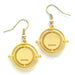 Boucles d'oreilles Harry Potter Time Turner plaqué or sur fond blanc, vue rapprochée
