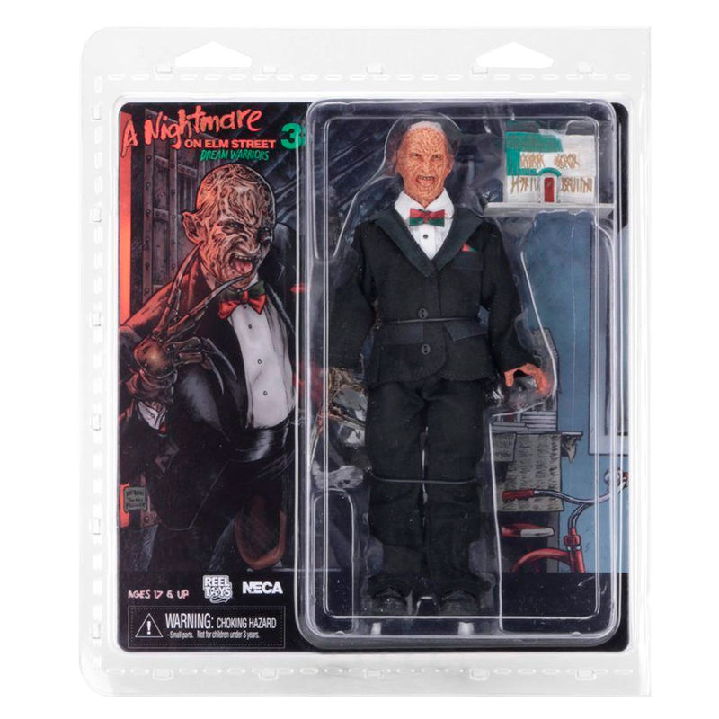Photo de la main gantée de Freddy Krueger avec ses griffes acérées sur la figurine NECA