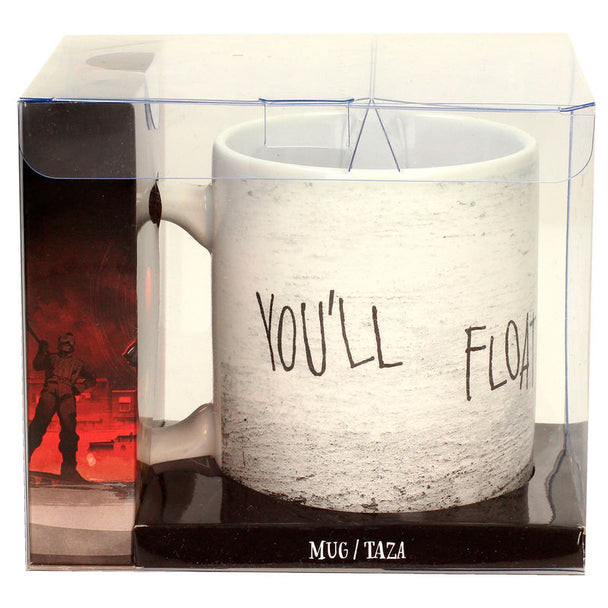 Détail du design du mug IT montrant le texte effrayant et les motifs rouges sur fond blanc