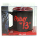Vue latérale du mug Friday the 13th montrant le détail du logo SD TOYS et la finition brillante
