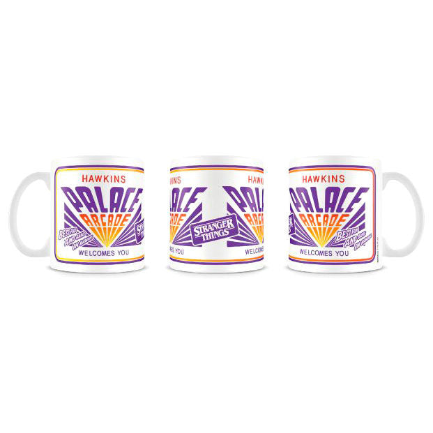 Mug en céramique Stranger Things avec design Hawkins Palace Arcade, capacité 315ml, vue de face