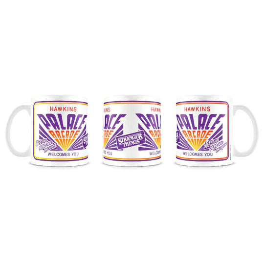 Mug en céramique Stranger Things avec design Hawkins Palace Arcade, capacité 315ml, vue de face