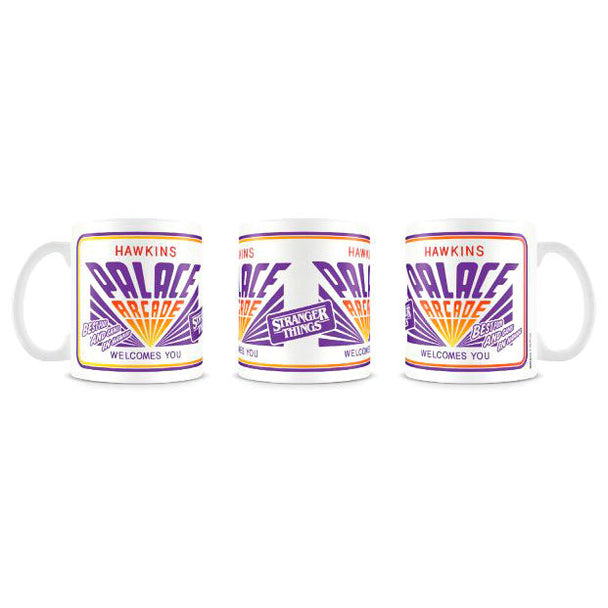 Mug en céramique Stranger Things avec design Hawkins Palace Arcade, capacité 315ml, vue de face