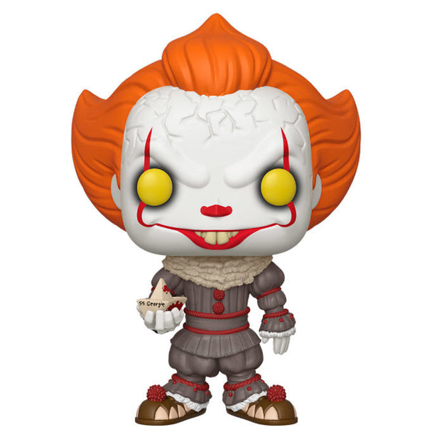 Détail de la figurine Funko POP Pennywise IT Chapitre 2 montrant le visage terrifiant et le bateau en papier