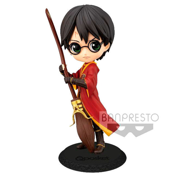 Figurine de Harry Potter en tenue de Quidditch Q Posket de 14 cm par BANPRESTO, vue de face avec détails précis.