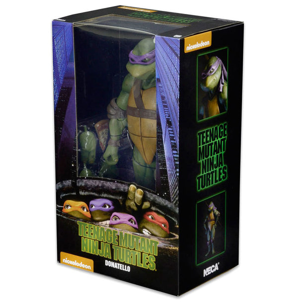 Figurine Donatello Tortues Ninja NECA 42cm vue de face avec accessoires