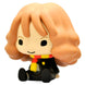 Figurine tirelire Hermione Granger Chibi Harry Potter, vue latérale montrant la fente pour pièces