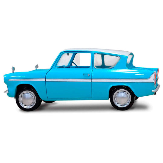 Figurine métallique Harry Potter de 4 cm posée à côté de la Ford Anglia bleue
