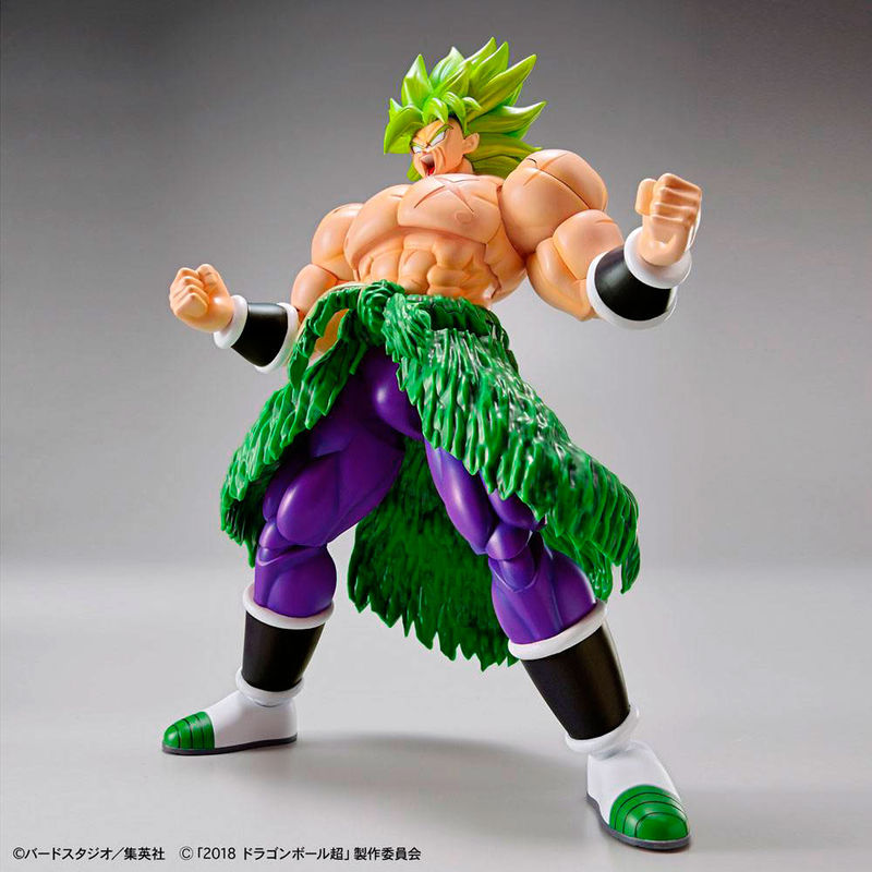 Photo de la figurine Broly Fullpower Dragon Ball Super assemblée sans peinture ni colle
