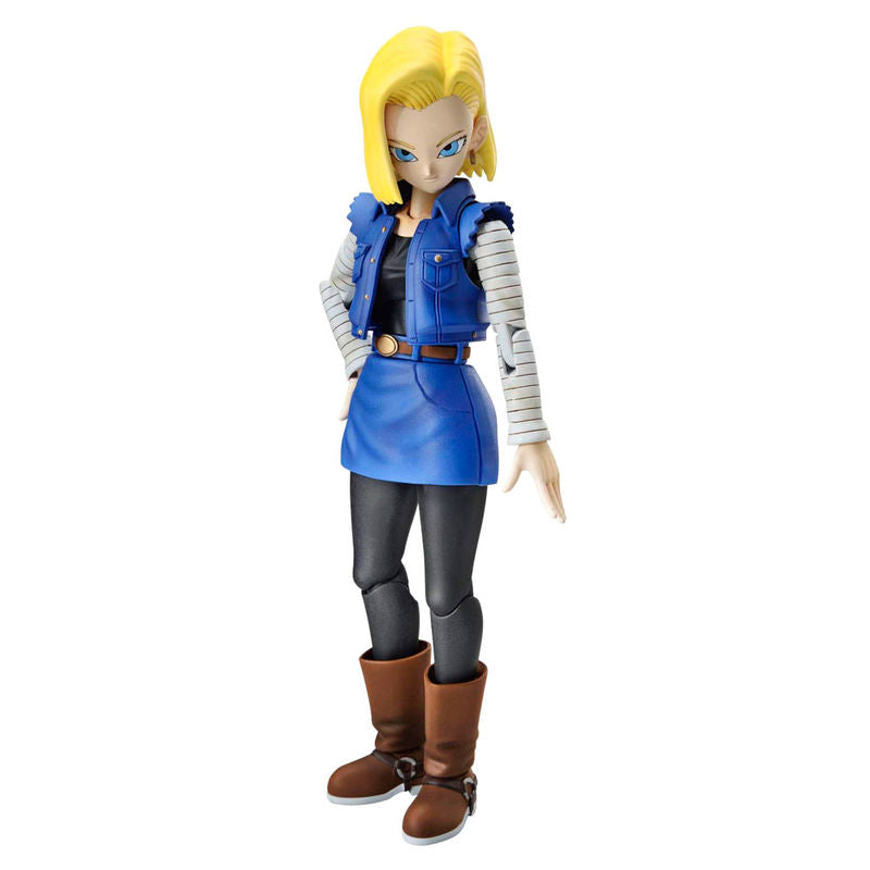 Gros plan sur le visage expressif de la figurine Android 18 de 15 cm, fidèle au personnage