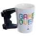 Vue latérale du mug Game Over mettant en valeur sa forme ergonomique et sa poignée unique