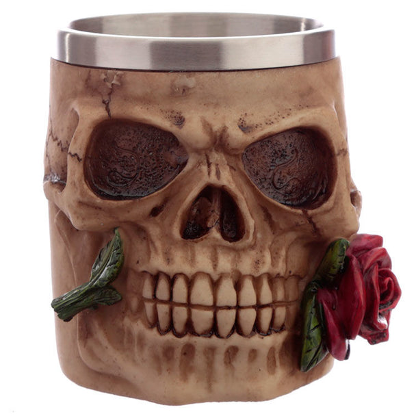 Détail du couvercle en acier inoxydable de la choppe décorative Skulls and Roses PUCKATOR.