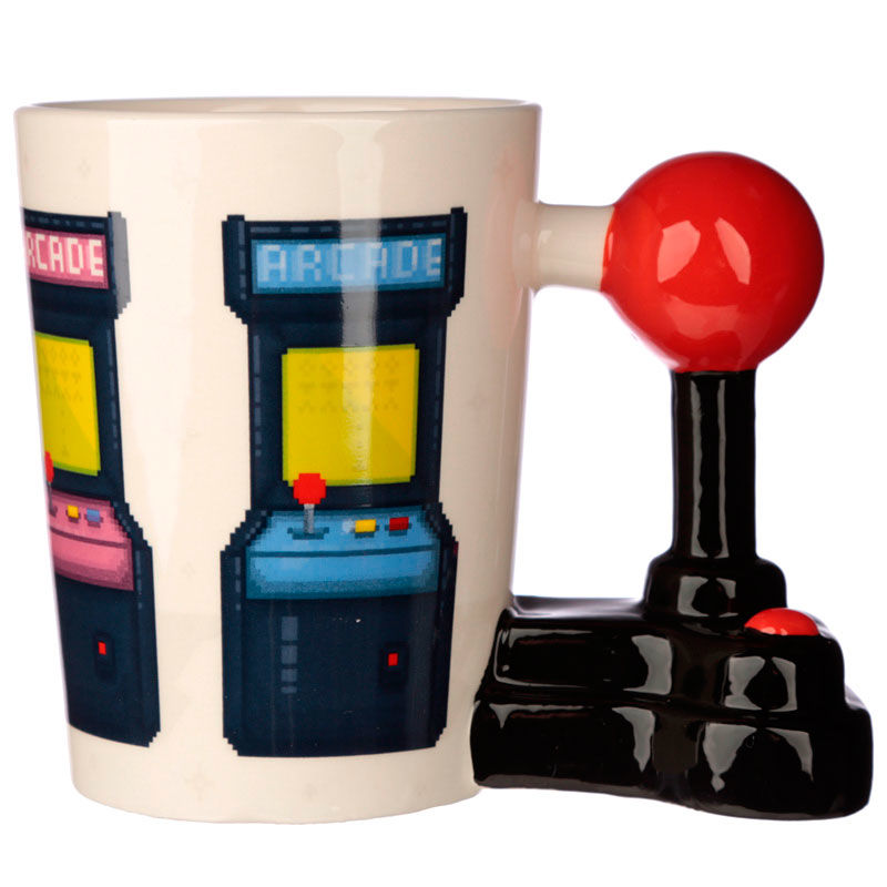 Ensemble complet des six images présentant différentes vues du mug Game Over