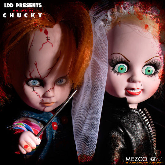 Détail des mains articulées des figurines Living Dead Dolls Chucky et Tiffany
