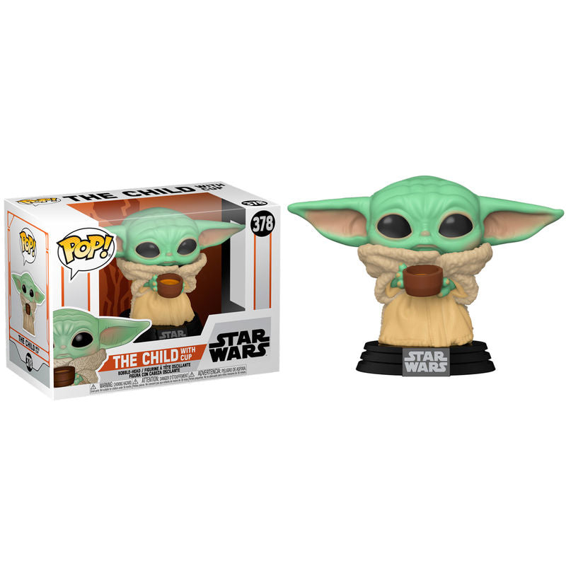 Figurine Funko POP The Child de Star Wars Mandalorian tenant une tasse, vue de face en boîte vitrine transparente.