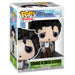 Détail de la figurine Funko POP Edward aux mains d'argent montrant ses ciseaux caractéristiques et son costume soigné