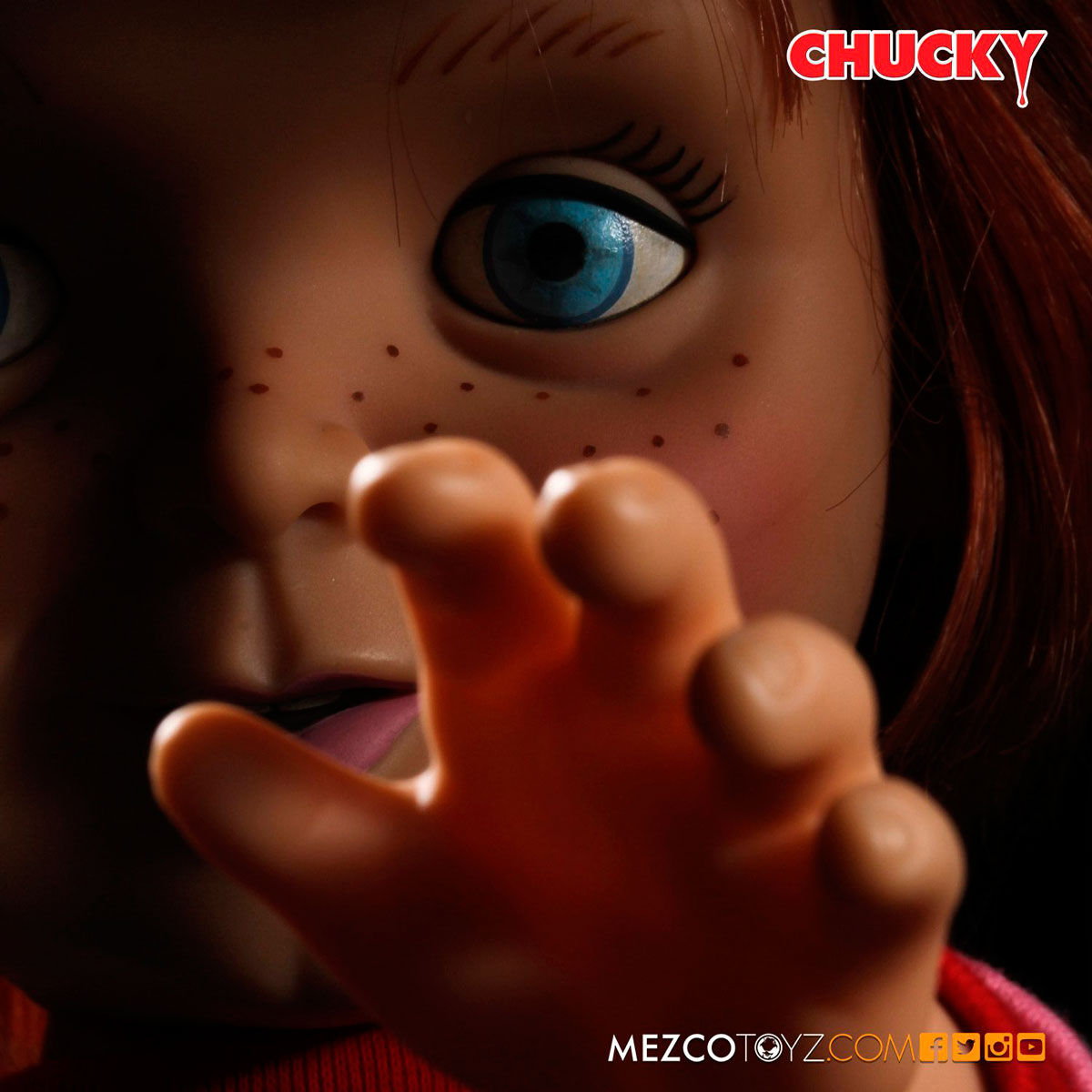 Figurine Chucky Good Guys 38 cm en position dynamique avec bras articulés