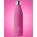Bouteille Water Revolution en fuchsia entourée de fruits frais illustrant la fraîcheur des boissons conservées