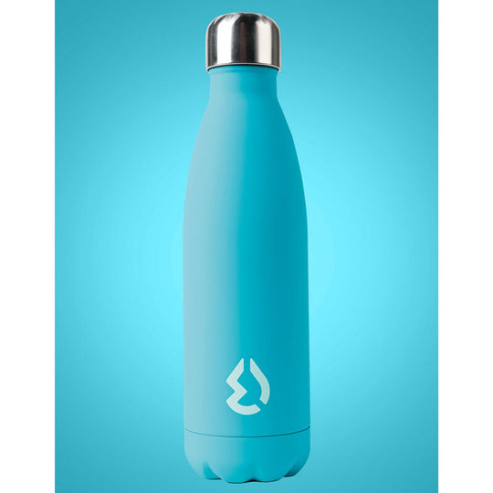 Bouteille WATER REVOLUTION turquoise 500ml en situation lors d'une randonnée en plein air