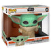 Profil latéral de la figurine POP FUNKO The Child Mandalorian détaillée et colorée