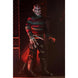 Image détaillée des vêtements réalistes et textures de la figurine Freddy Krueger NECA 20cm
