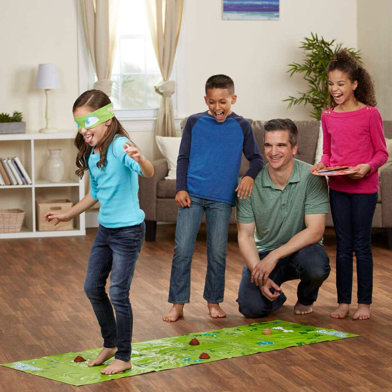 Pâte à modeler incluse dans le jeu Caca Chaf utilisée pour créer des piles de caca amusantes