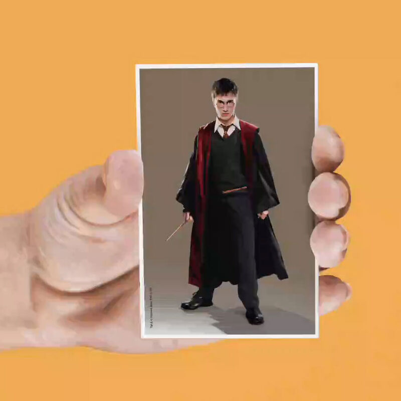 Set de quatre magnets Harry Potter avec effet lenticulaire visible sur fond noir