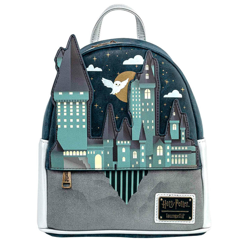 Image du sac à dos Loungefly Harry Potter porté sur le dos, illustrant sa taille compacte et son confort
