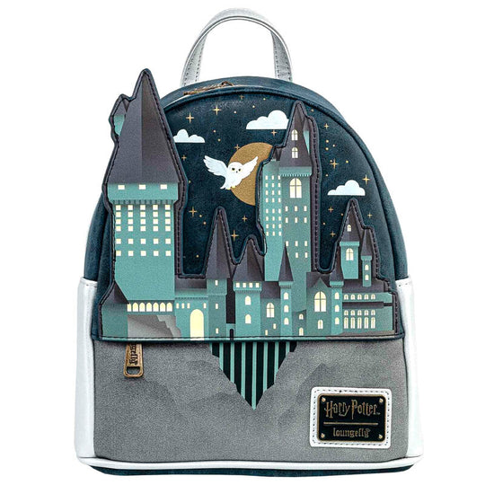 Image du sac à dos Loungefly Harry Potter porté sur le dos, illustrant sa taille compacte et son confort