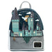 Image du sac à dos Loungefly Harry Potter porté sur le dos, illustrant sa taille compacte et son confort