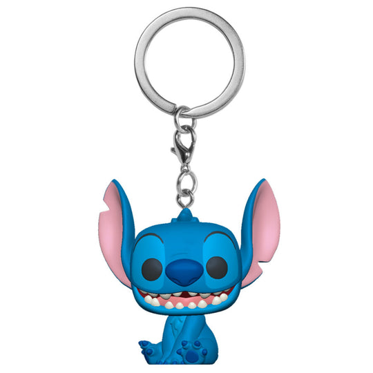 Vue rapprochée du porte-clés Stitch Pocket POP avec détails colorés et anneau métallique.