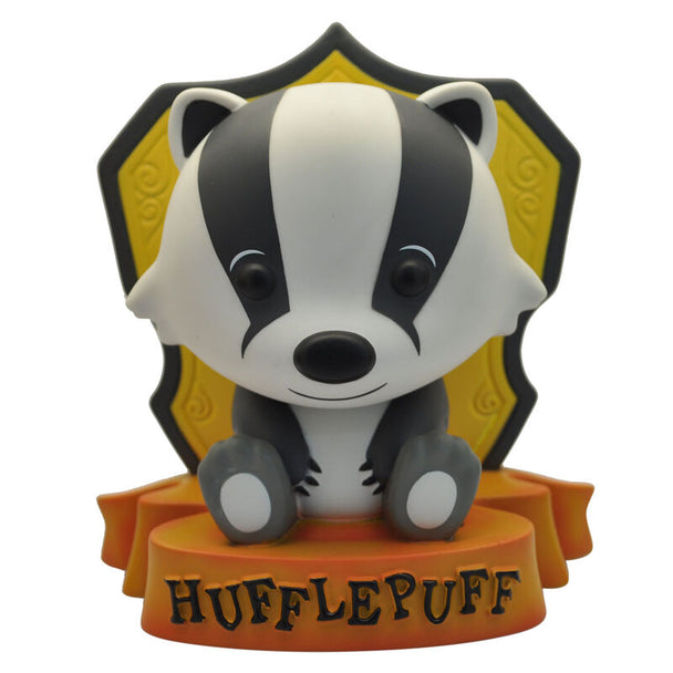 Tirelire figurine Harry Potter Hufflepuff de 16cm en plastique, vue de face avec détails de la maison Poufsouffle.