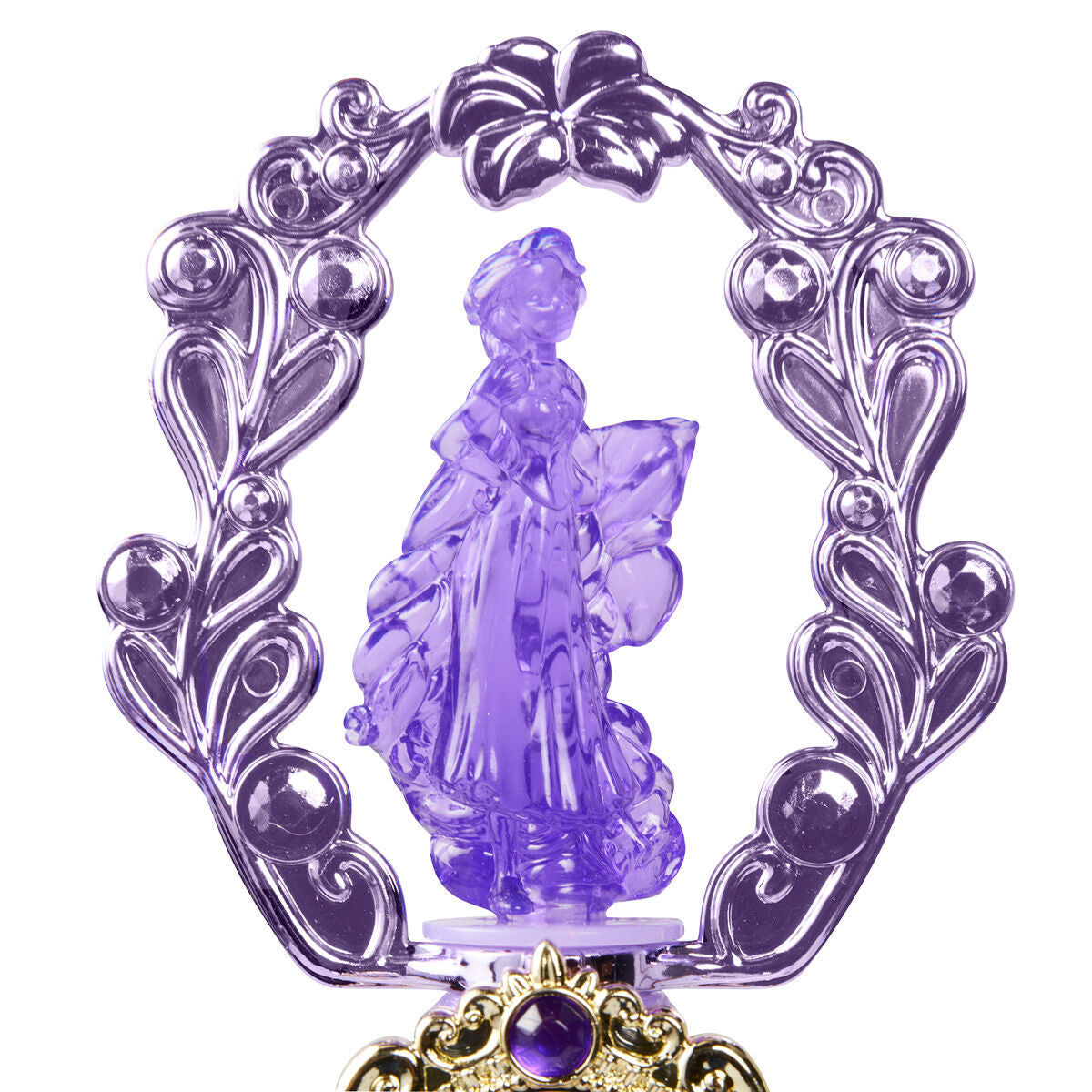 Enfant jouant avec plusieurs figurines Disney Princess Explore Your World