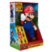 Vue rapprochée de la tête articulée de la figurine Mario avec son chapeau rouge iconique