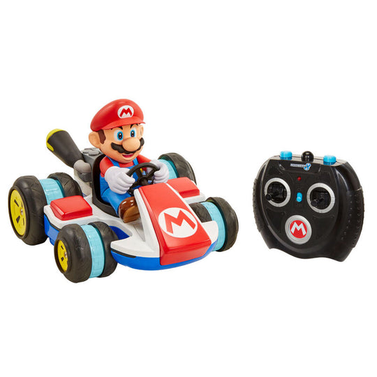 Vue latérale de la voiture Mario Kart Mini montrant ses détails et sa taille compacte de 20cm