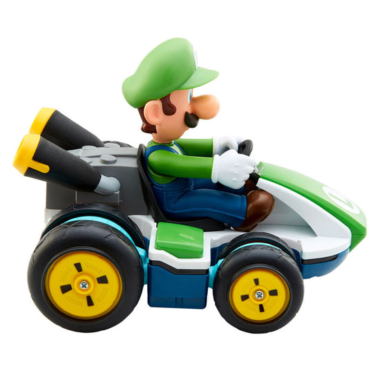 Vue latérale de la voiture Luigi Mini RC Racer avec ses roues robustes
