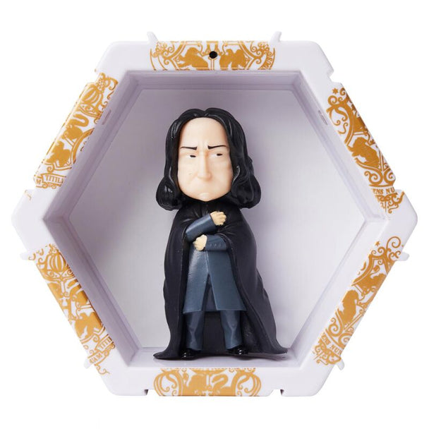 Vue rapprochée de la figurine Snape dans son Pod avec stickers décoratifs visibles