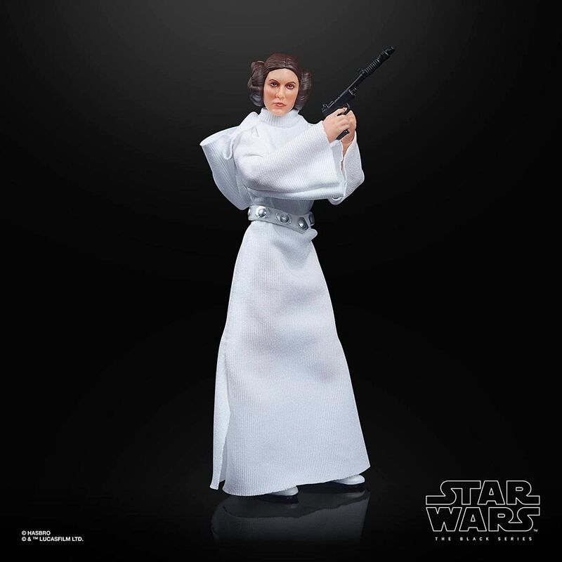 Figurine Princesse Leia avec accessoires inclus posée sur fond neutre, édition HASBRO Black Series