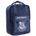 Vue de face du sac à dos Harry Potter Hogwarts 36 cm CERDÁ avec logo officiel et couleurs vives