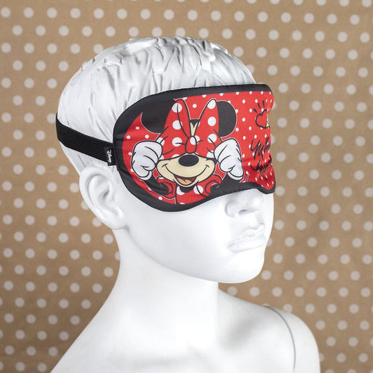 Masque de nuit Disney Minnie CERDÁ porté, illustrant le confort et le style ludique