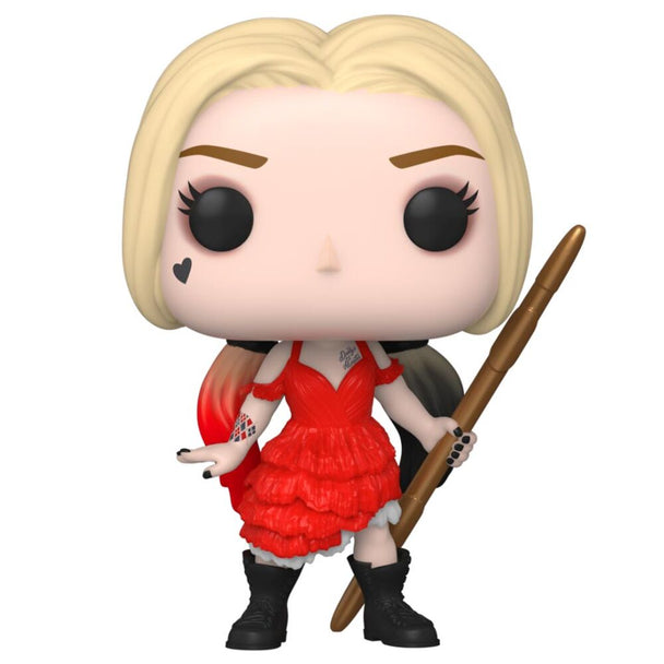 Détail de la figurine Funko POP Harley Quinn avec robe endommagée montrant les couleurs vives et les accessoires
